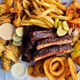 Family Style Ribs & wings Combo